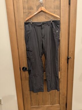 Mountain Hardwear Men's Black Cargo Outdoor Pants
